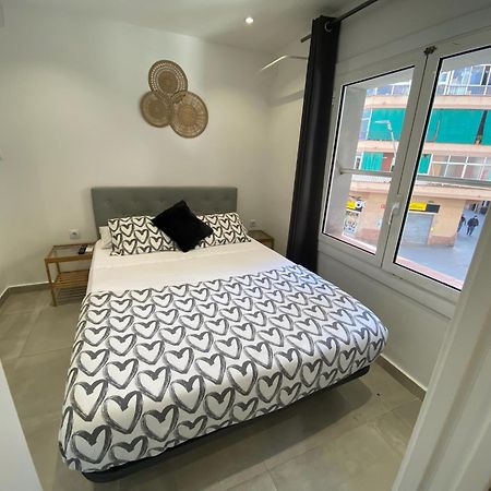 Apartamentos Con Bano Privado Frente Al Metro L5 Barcelona-Hospitalet โอสปิตาเล็ต เดอ โยเบรกัต ภายนอก รูปภาพ