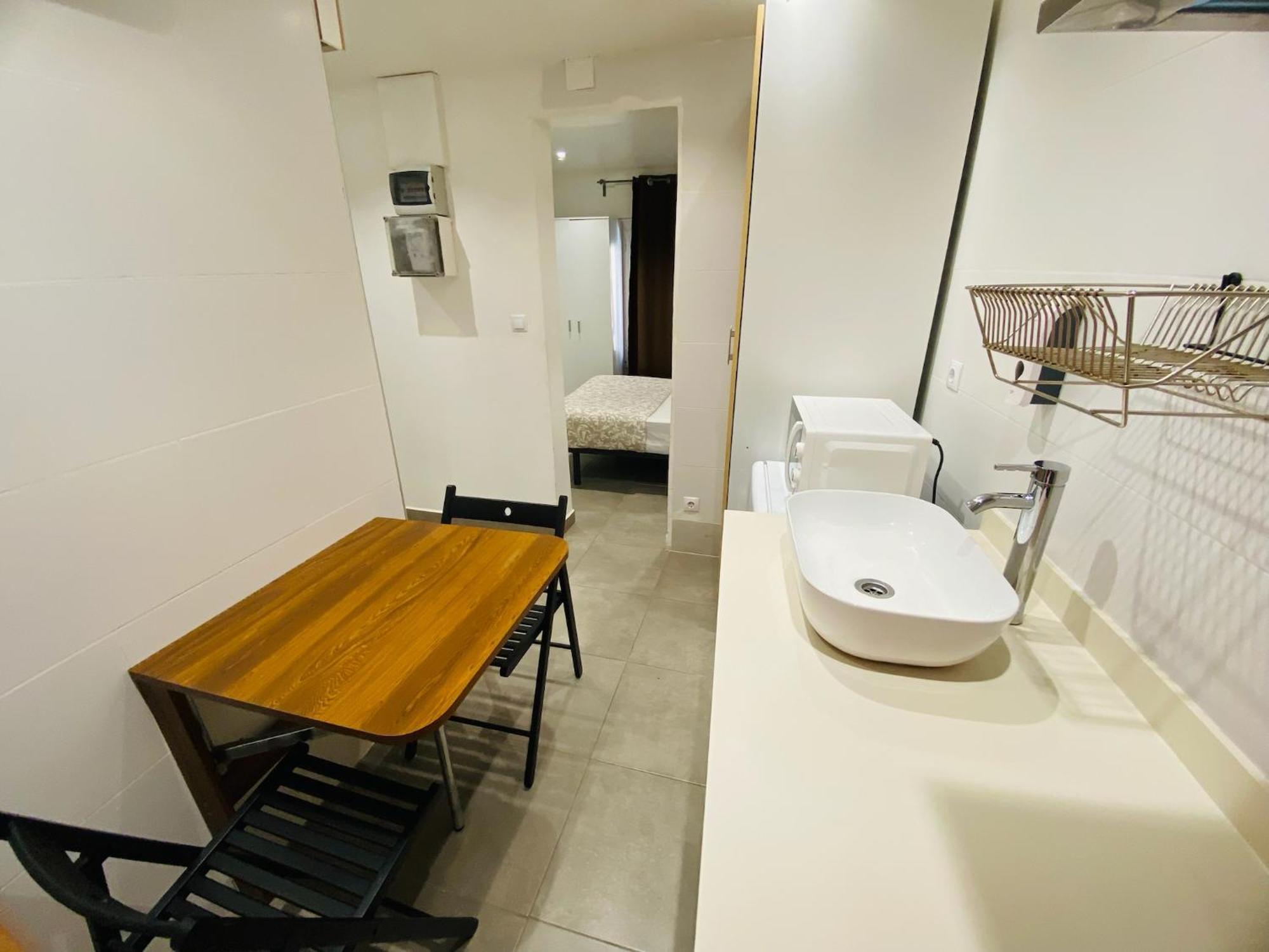 Apartamentos Con Bano Privado Frente Al Metro L5 Barcelona-Hospitalet โอสปิตาเล็ต เดอ โยเบรกัต ภายนอก รูปภาพ