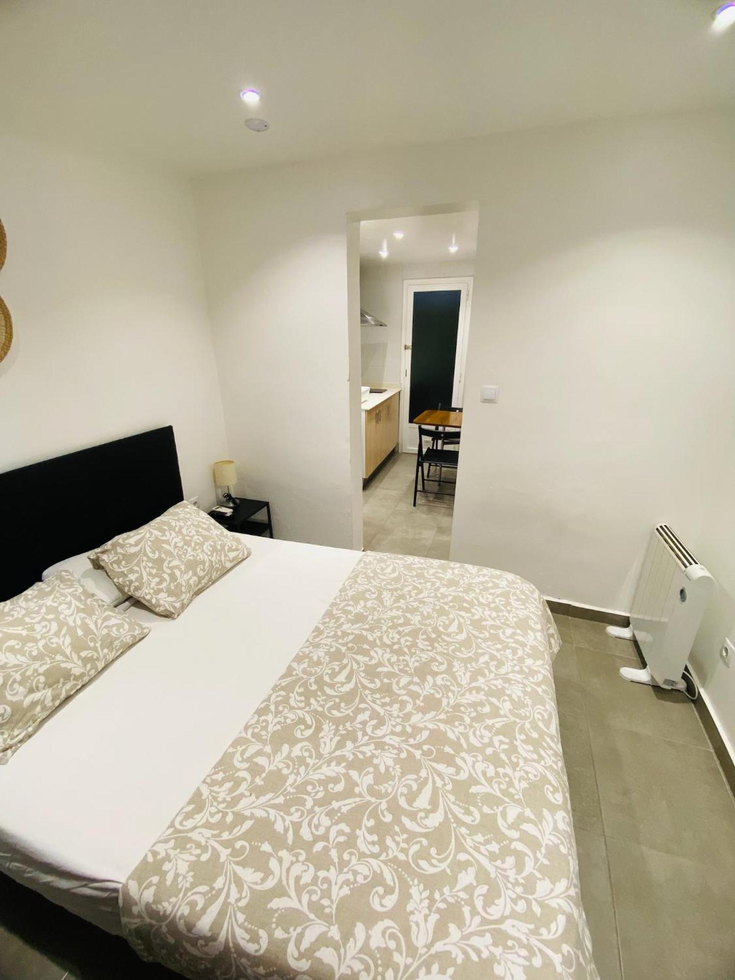 Apartamentos Con Bano Privado Frente Al Metro L5 Barcelona-Hospitalet โอสปิตาเล็ต เดอ โยเบรกัต ภายนอก รูปภาพ