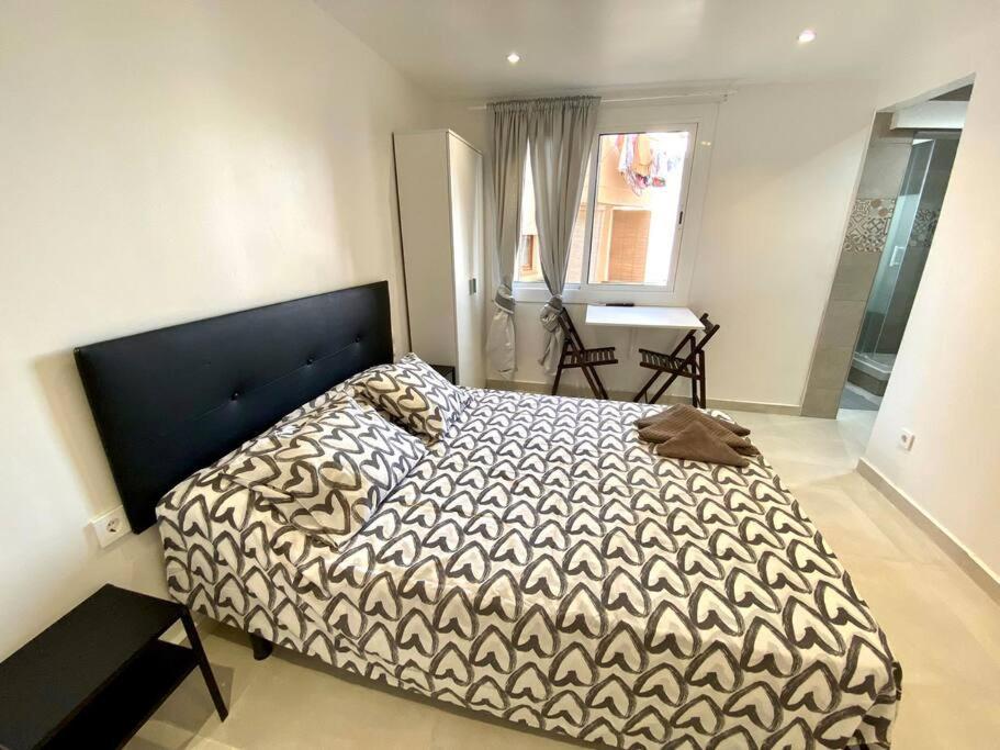 Apartamentos Con Bano Privado Frente Al Metro L5 Barcelona-Hospitalet โอสปิตาเล็ต เดอ โยเบรกัต ภายนอก รูปภาพ